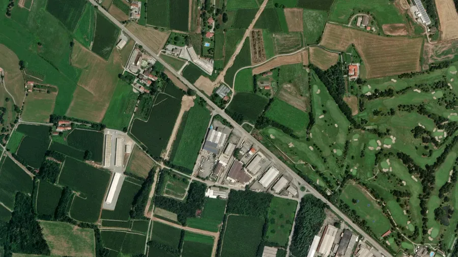 Parkoviště pro nákladní automobily INDUSTRIA ALIMENTARE Bergomi di A... in Cavaglià