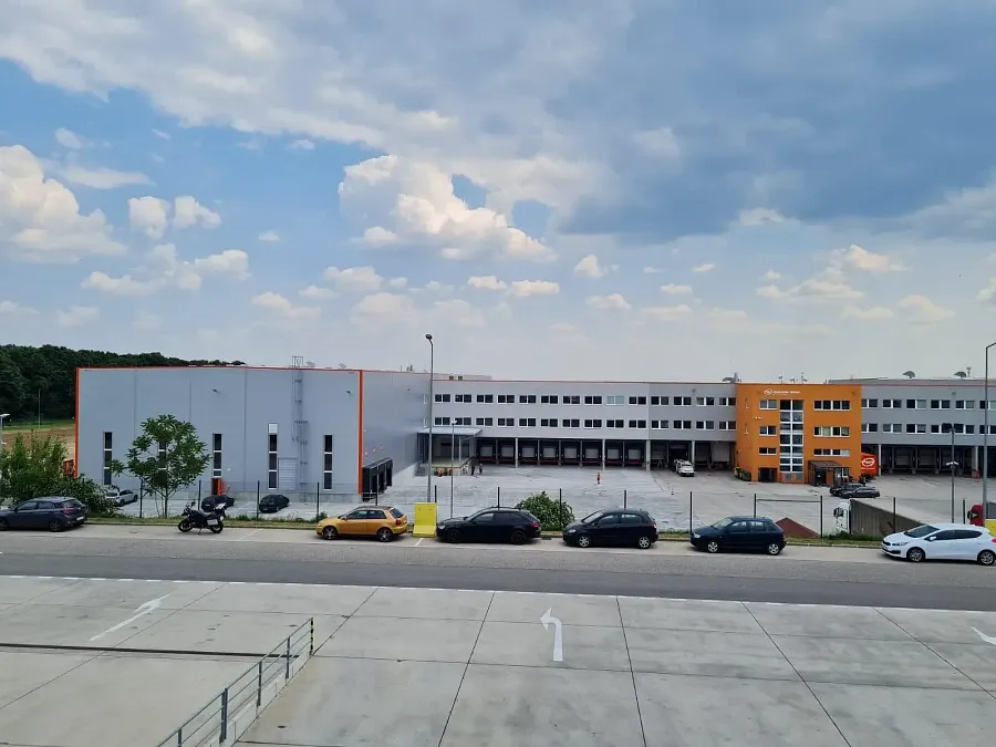 Area di parcheggio per autocarri Gebrüder Weiss Slovakia Senec