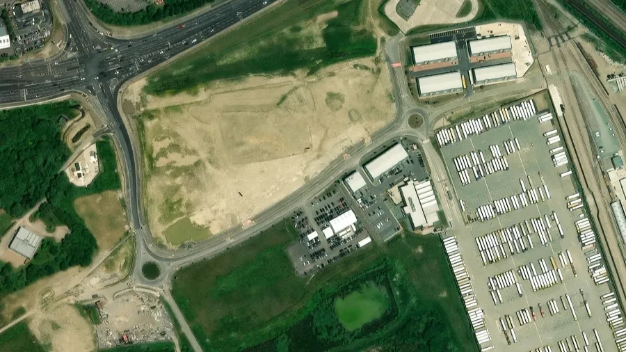 Parkareal International Truckstop in Ashford