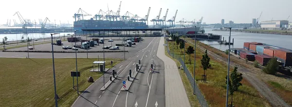 Area di parcheggio per autocarri Cruise Center Steinwerder Hamburg