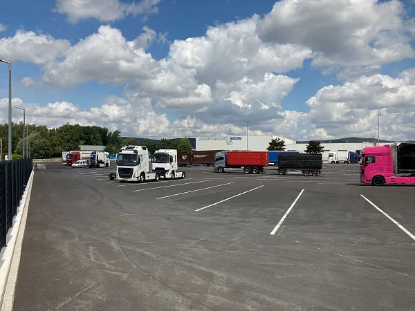 Місце для паркування вантажівок L Port в Dissen am Teutoburger Wald