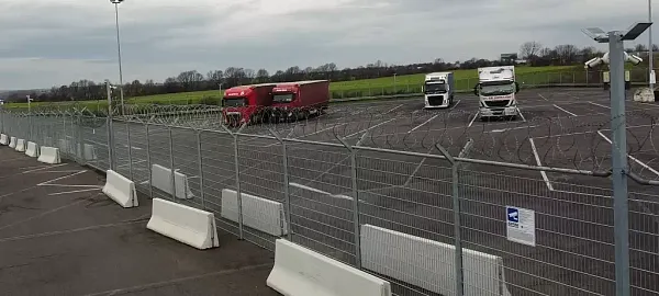 Area di parcheggio per autocarri ARAL Autohof Uhrsleben Erxleben