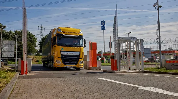 Area di parcheggio per autocarri Premium Frechen