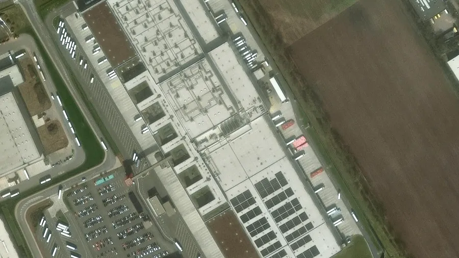 Місце для паркування вантажівок REWE Logistikzentrum в Henstedt-Ulzburg
