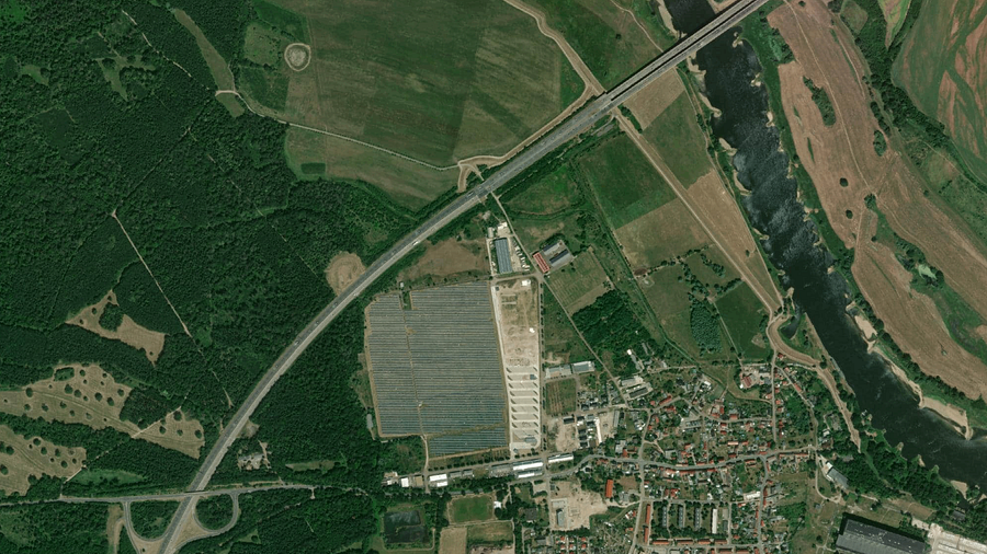 Area di parcheggio per autocarri XXLKW Secure Elbebrücke Oranienbaum-Wörlitz