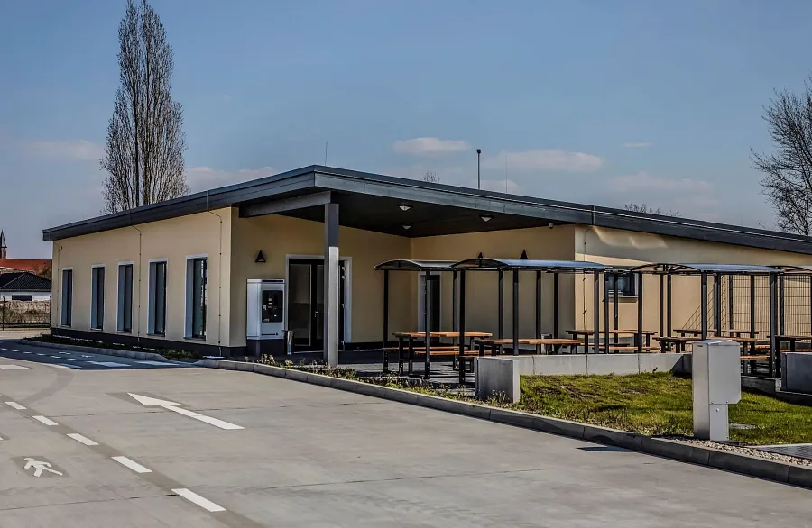 Місце для паркування вантажівок XXLKW Secure Elbebrücke в Oranienbaum-Wörlitz