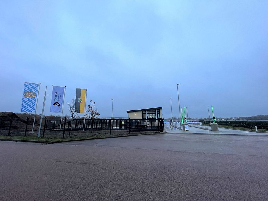 Area di parcheggio per autocarri XXLKW Secure Elbebrücke Oranienbaum-Wörlitz