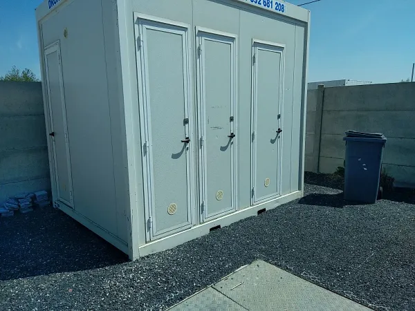 Tehergépkocsik parkolója Truckhous in La Chapelle-d'Armentières