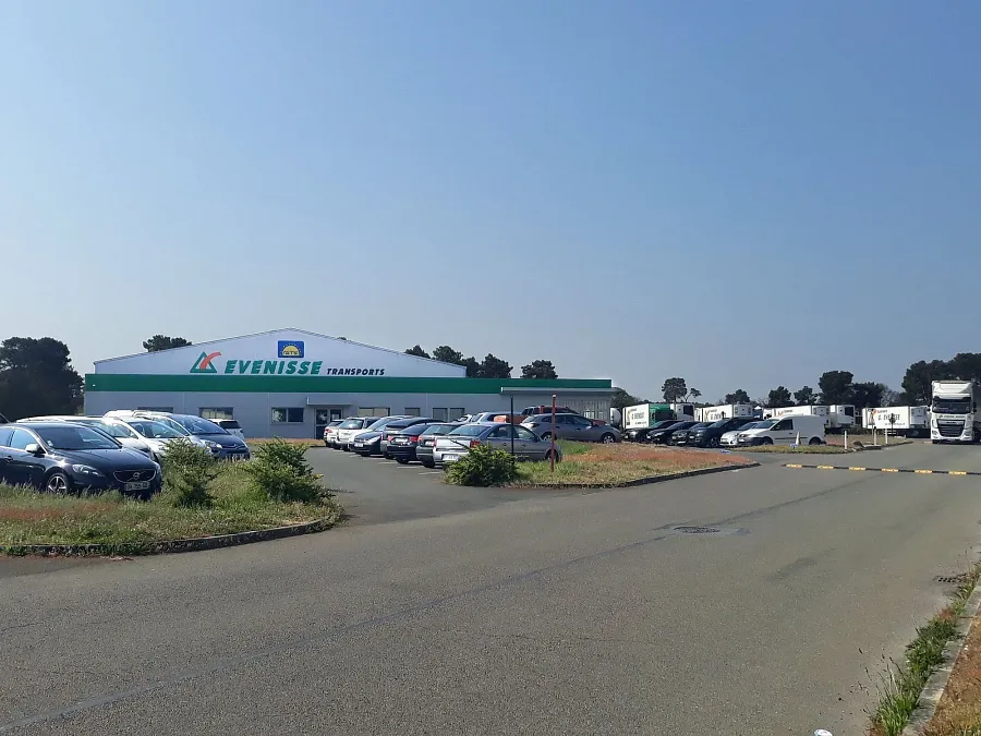 Parkareal Transports Evenisse in Champagné