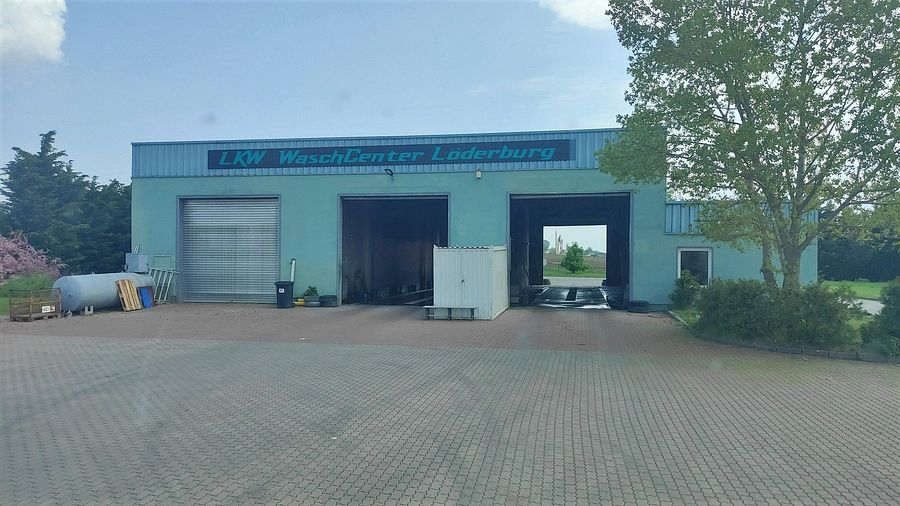 Area di parcheggio per autocarri LKW Silo Tankwaschcenter Staßfurt
