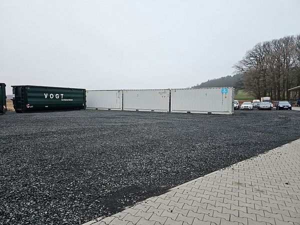 Tehergépkocsik parkolója Olaf Jehn SBV in Ebersburg