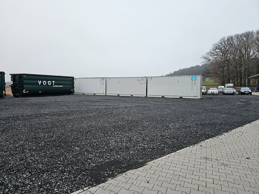 Tehergépkocsik parkolója Olaf Jehn SBV in Ebersburg
