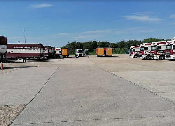 Area di parcheggio per autocarri Glen Transport Services Ltd. Leighton Buzzard