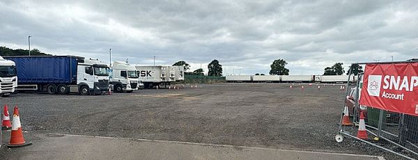 Area di parcheggio per autocarri Mitchell Potatoes Ltd. Rugby