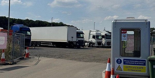 Area di parcheggio per autocarri Mitchell Potatoes Ltd. Rugby