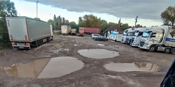 Truck parking lot Riverside Transport Café in Slough