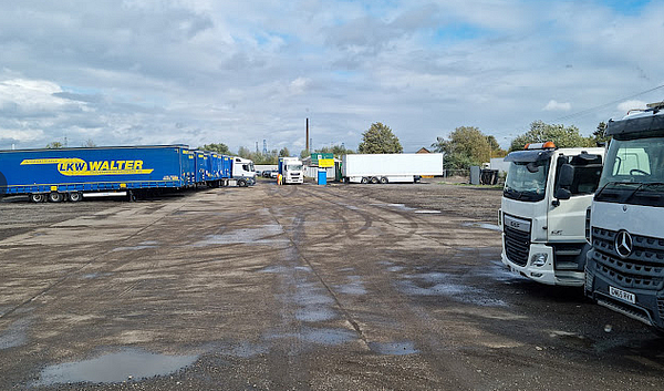 Area di parcheggio per autocarri Tovizi Transport Ltd. Swanscombe