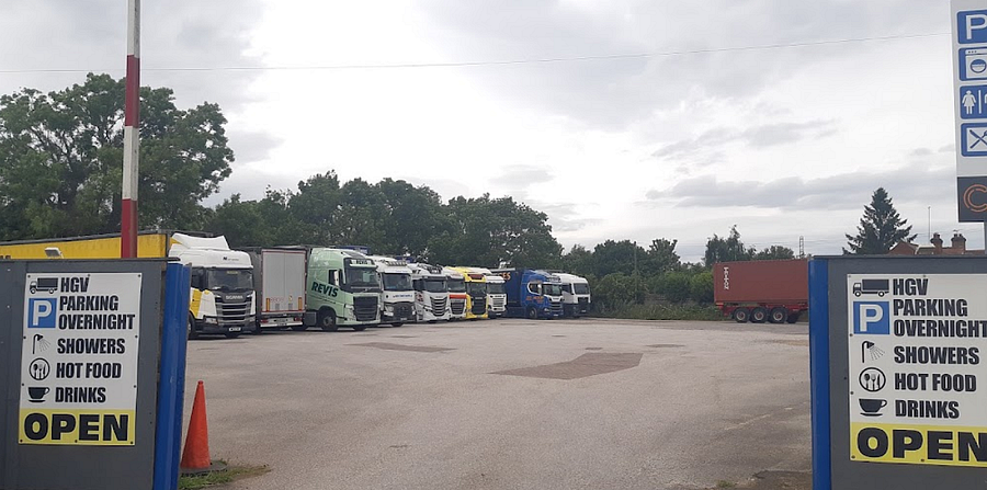 Area di parcheggio per autocarri Oakamoor Café 2023 Burton upon Trent