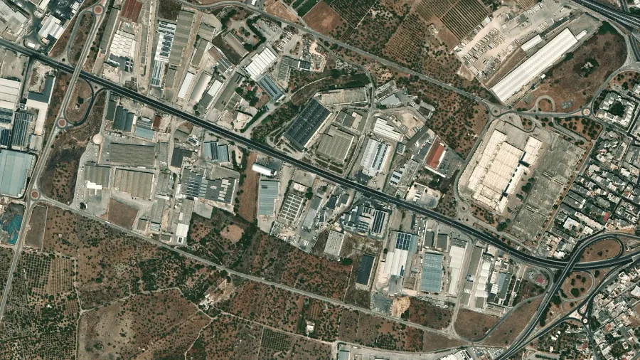 Tehergépkocsik parkolója Maintech Oma S.R.L. in Modugno