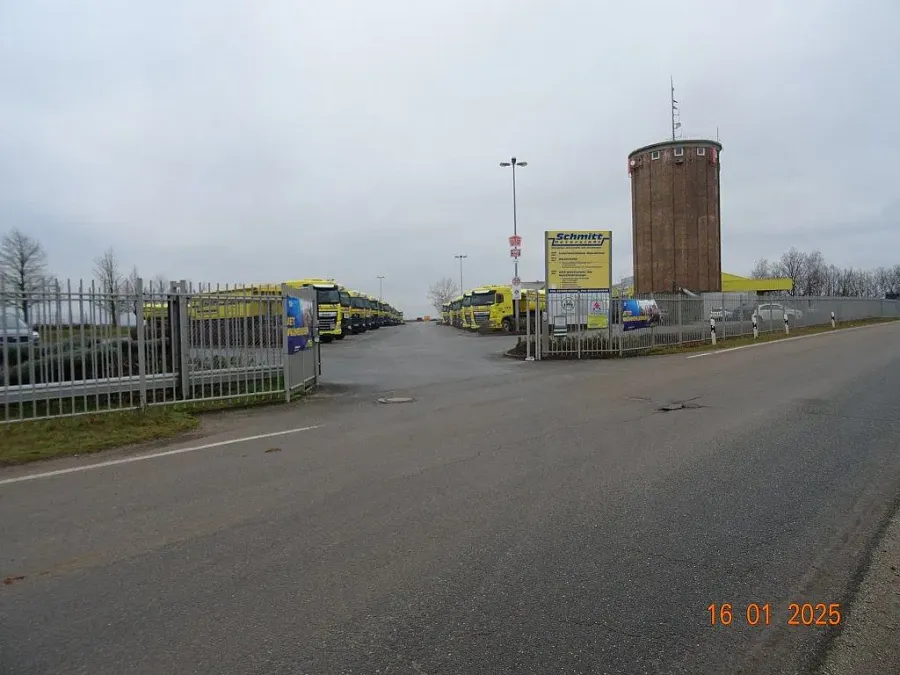 Місце для паркування вантажівок Hans K. Schmitt GmbH & Co. KG в Schmölln