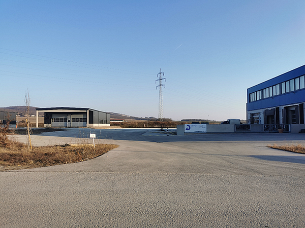Tehergépkocsik parkolója Autohof in Hornstein