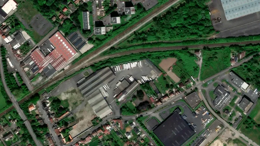 Tehergépkocsik parkolója FL Immo in Douai