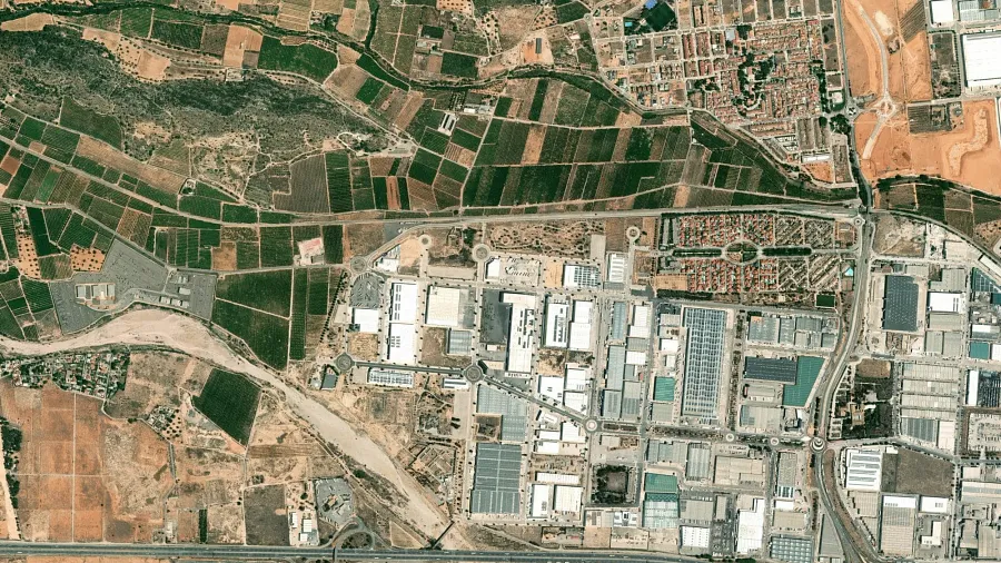 Zona de parcare pentru camioane SINERLOGIS S.L. în Riba-roja de Túria