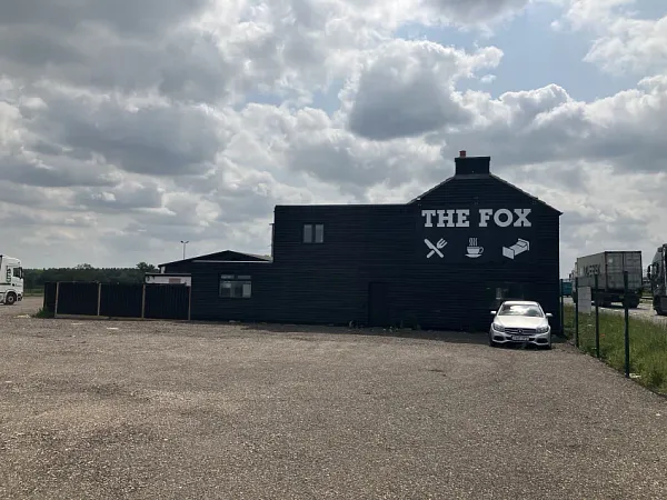 Truck parking lot The Fox Inn in Grantham