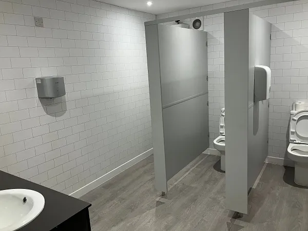 Truck parking lot The Fox Inn in Grantham