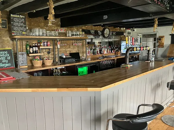 Truck parking lot The Fox Inn in Grantham