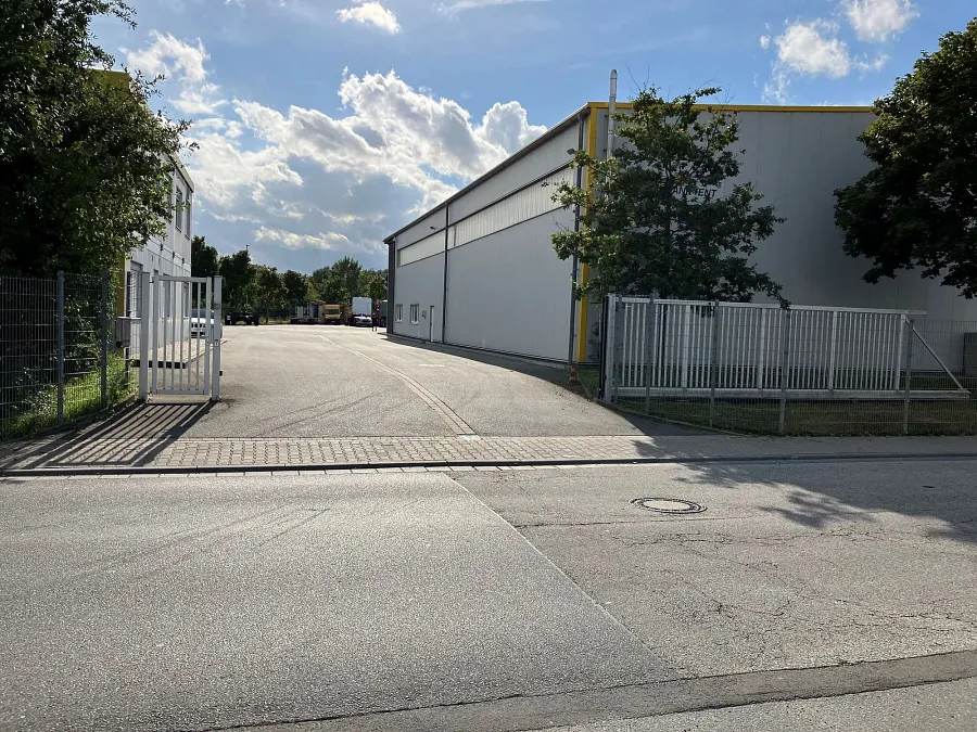 Parking dla ciężarówek Truck Service Bobak w Ginsheim-Gustavsburg