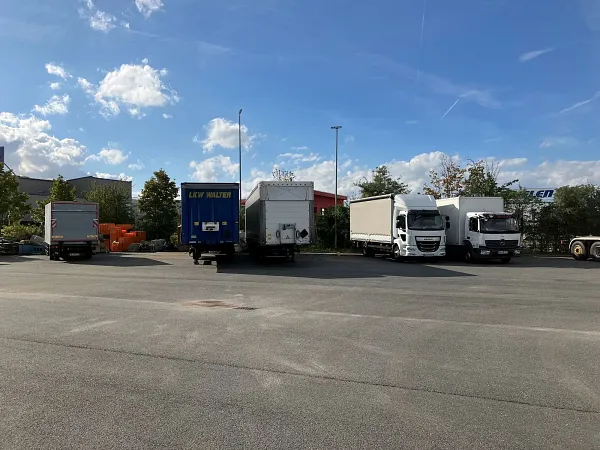 Parking dla ciężarówek Truck Service Bobak w Ginsheim-Gustavsburg