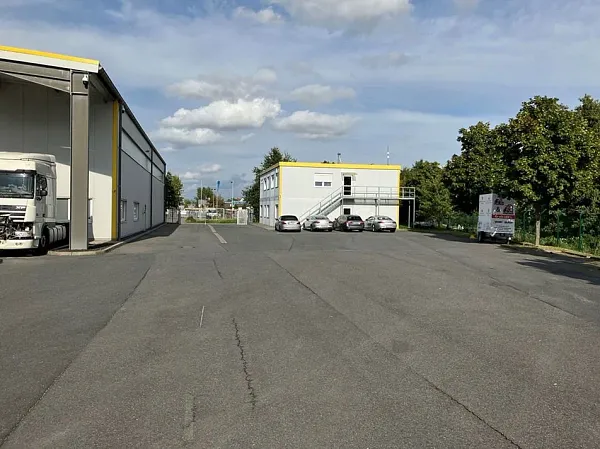 Parking dla ciężarówek Truck Service Bobak w Ginsheim-Gustavsburg