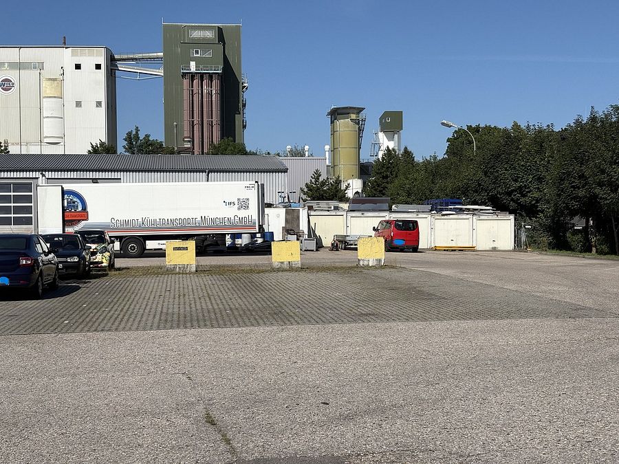 Parkareal Schmidt Kühltransporte in Garching bei München