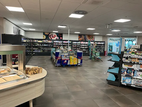 Місце для паркування вантажівок REWE Logistikzentrum в Henstedt-Ulzburg