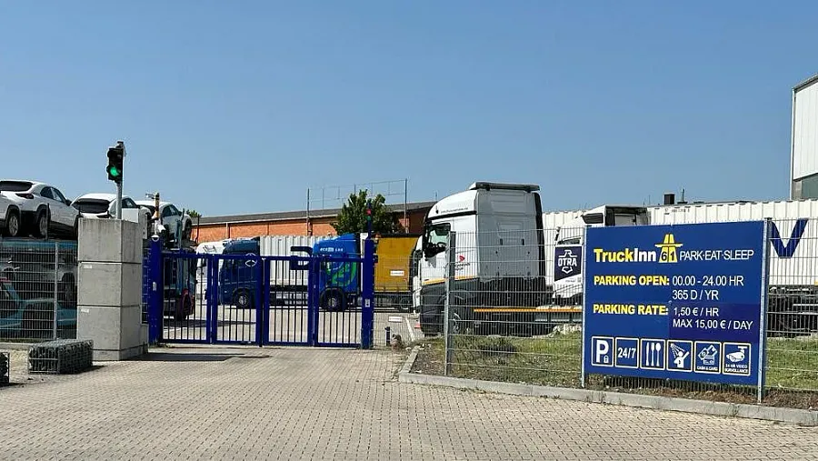 Truck parking lot Truck Inn A61 in Weilerswist