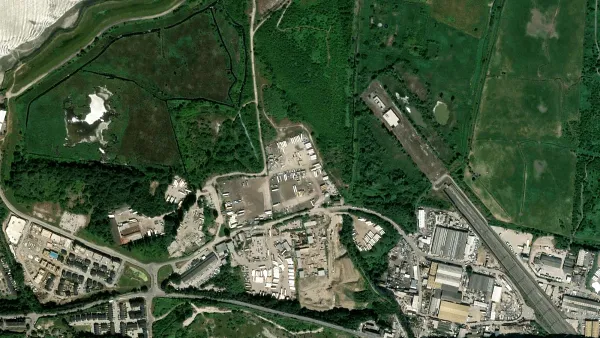 Truck parking lot Tovizi Transport Ltd. in Swanscombe