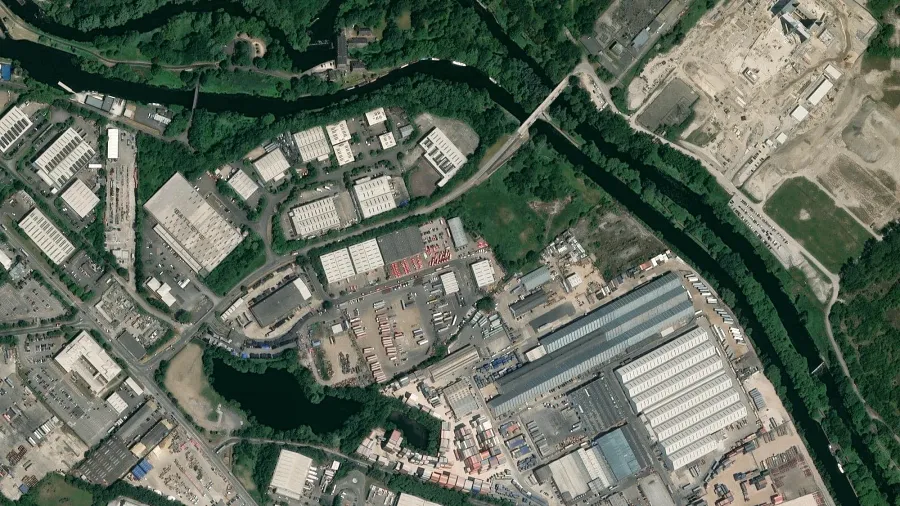 Parking dla ciężarówek Linkway Distribution Services w Leeds