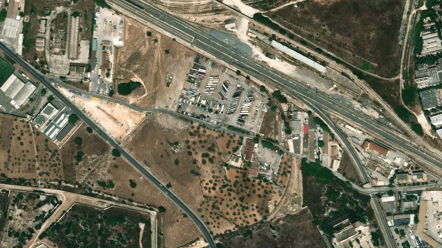 Tehergépkocsik parkolója Autoparco Albergo di Vito & c S.A.S iPark24h in Bari