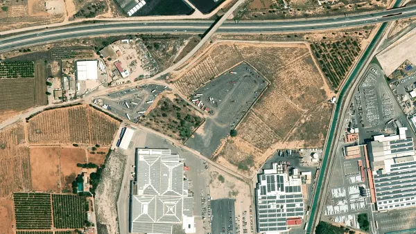 Area di parcheggio per autocarri Truck Park Trailer Aguilar Torrent