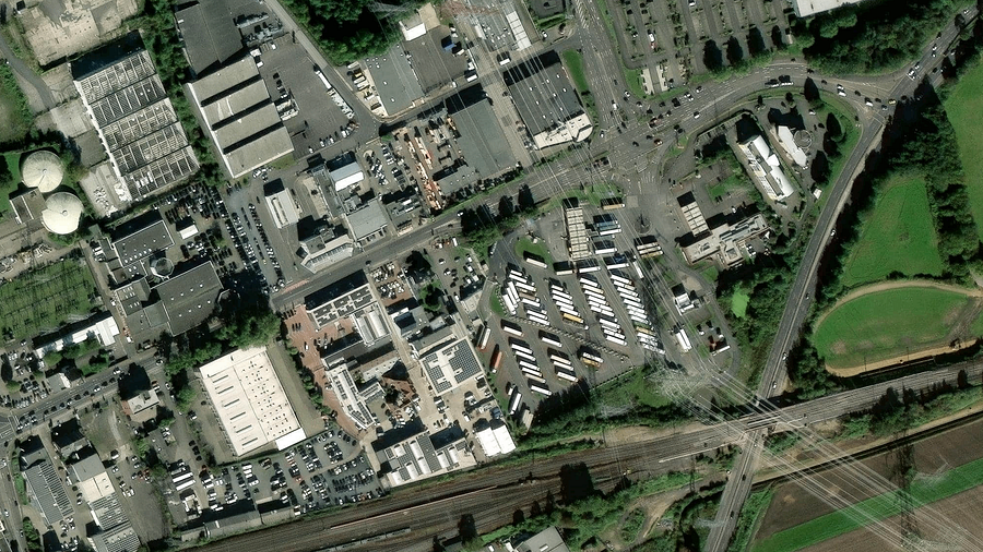 Area di parcheggio per autocarri Premium Frechen