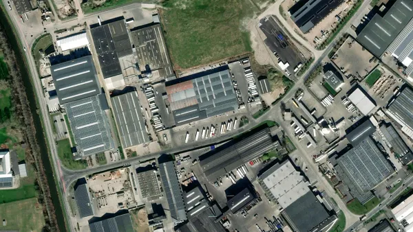 Місце для паркування вантажівок Romac Fuels NV в Veurne