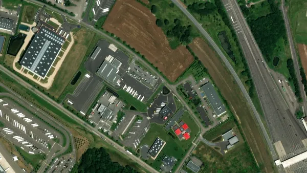 Parkareal Perrenot Normandie in Heudebouville