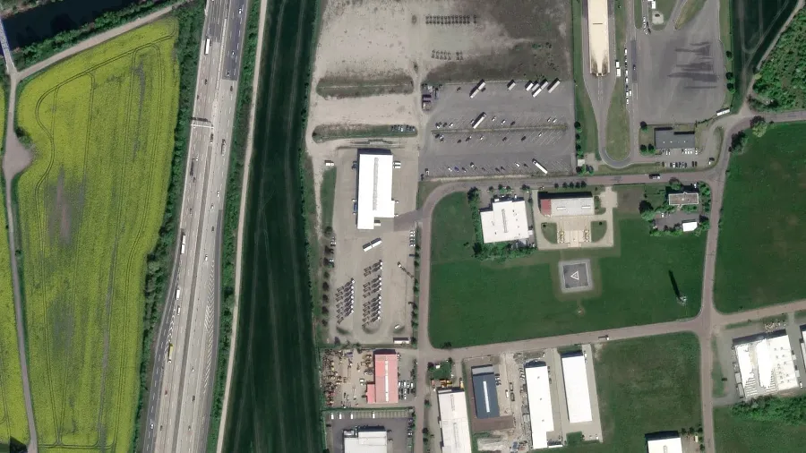 Parking dla ciężarówek Hallesche Kraftverkehrs & Speditions GmbH w Schkeuditz