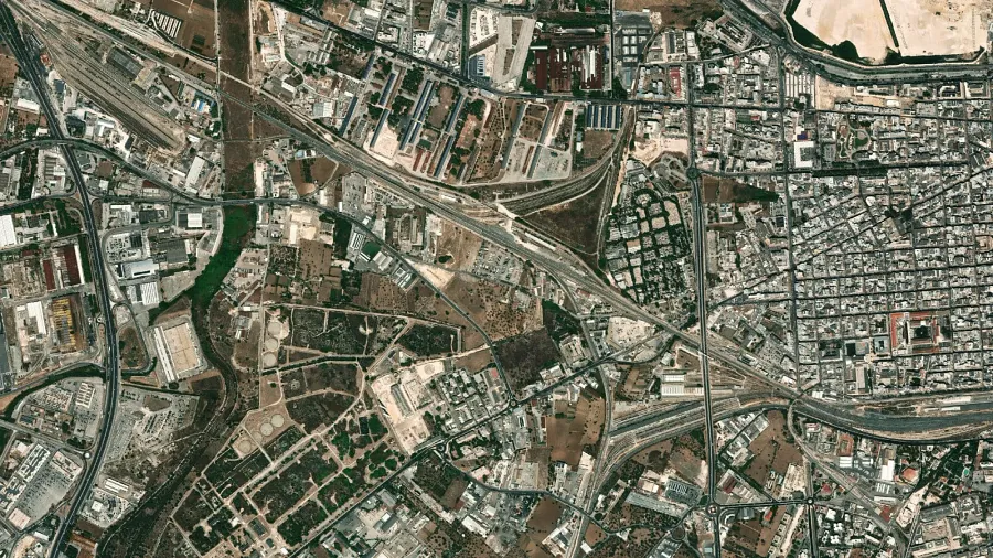 Tehergépkocsik parkolója Autoparco Albergo di Vito & c S.A.S iPark24h in Bari