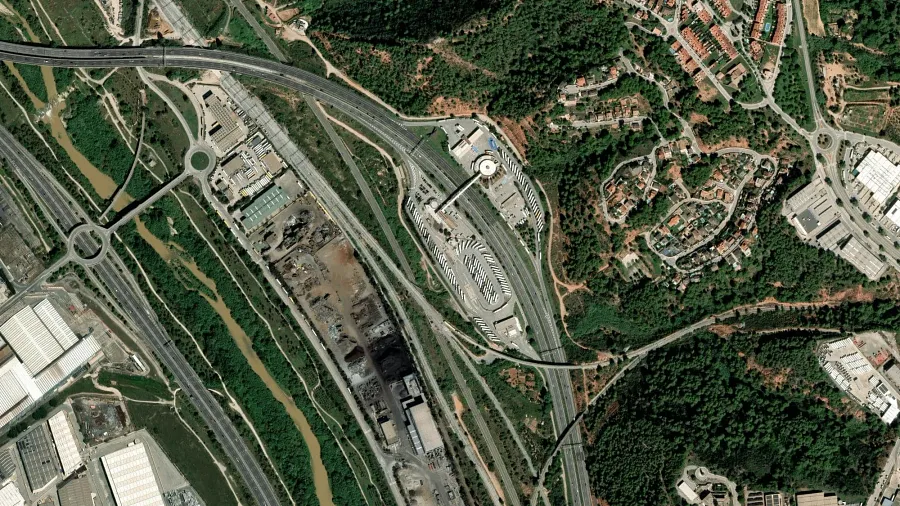 Parkareal mowiz TRUCK Porta de Barcelona in Castellbisbal