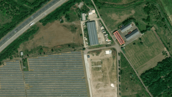 Area di parcheggio per autocarri XXLKW Secure Elbebrücke Oranienbaum-Wörlitz