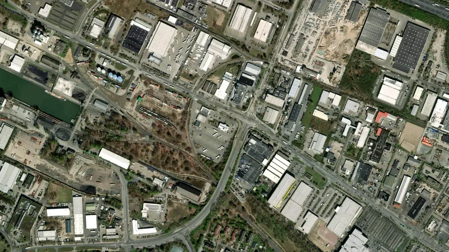 Tehergépkocsik parkolója Shell Autohof in Braunschweig