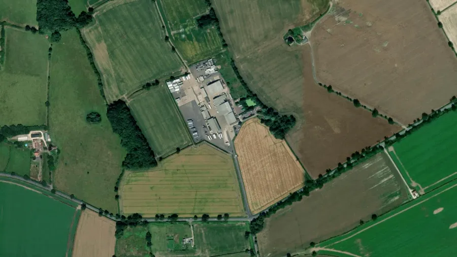 Місце для паркування вантажівок Mitchell Potatoes Ltd. в Rugby