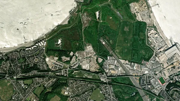 Truck parking lot Tovizi Transport Ltd. in Swanscombe